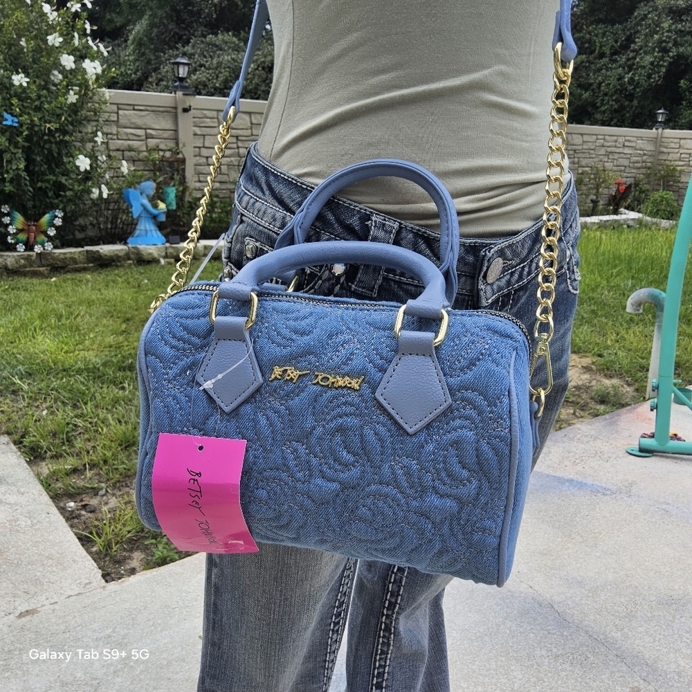 BETSEY JOHNSON BLUE BETSEY JOHNSON DENIM/ROSE EMBROIDERED CROSSBODY - Picture 3 of 6